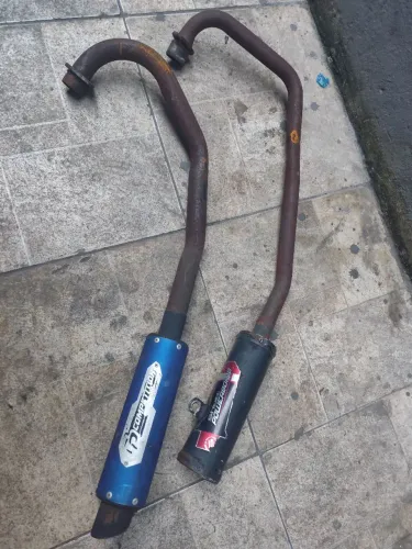 Vendo dois escapamento de cg 125; 150