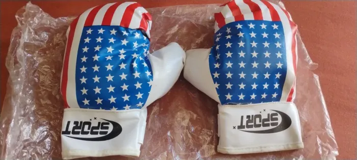 Vendo par de luvas Boxer infantil