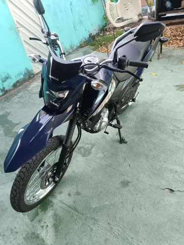 Vendo moto Bros 160 cor azul, kitada, manual chave reserva
