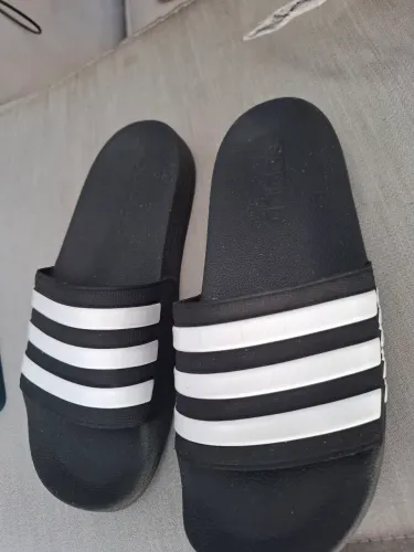 Chinelo adidas infantil 34-35