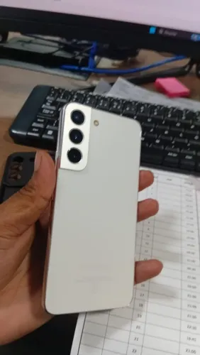 SAMSUNG GALAXY S22
