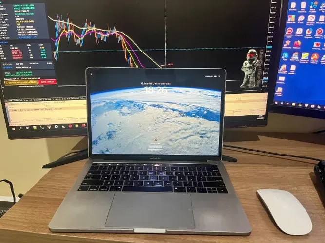 Macbook Pro 13.3" 16Gb de ram e HD de 500gb  TouchBar c/Magic Mouse 2 incluso