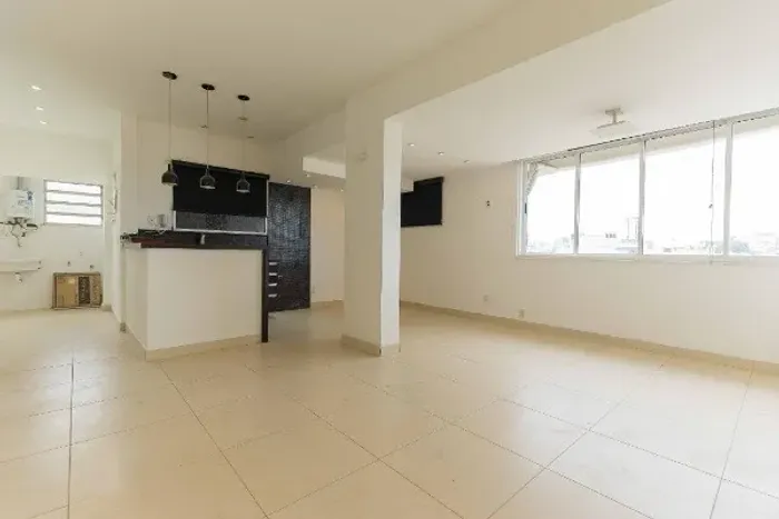 Oportunidade: Cobertura Reformada com Vista Panorâmica no Catete