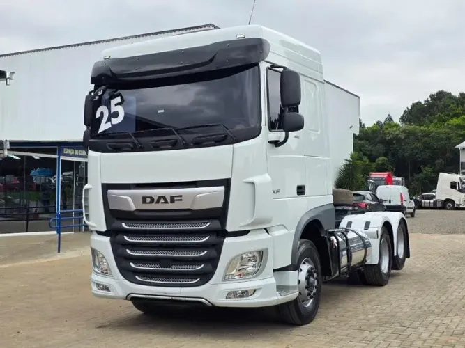 DAF XF 480 6X2 ANO 2025 EURO 6 - COM APENAS 94 MIL KM - EM ESTADO DE NOVO