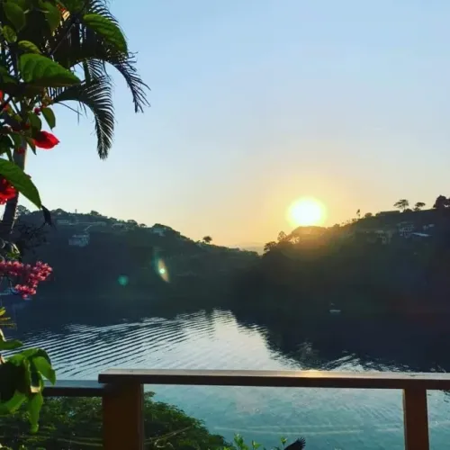 Chácara em Igaratá maravilhosa com lazer completo e piscina com vista p/ represa