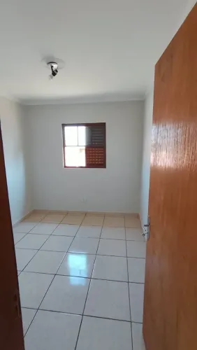 Alugo apartamento
