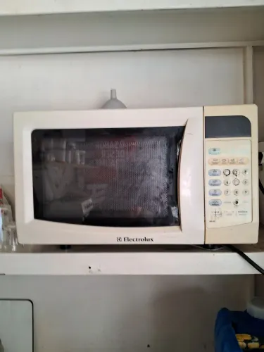 Forno de microondas eletrolux 17L