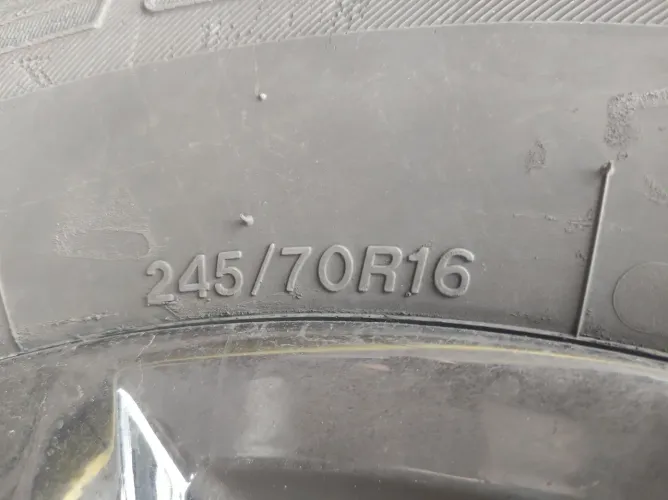 Pneus 245 70 aro 16