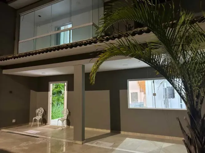 Casa em Condomínio : Duplex / Residencial / Vargem Pequena