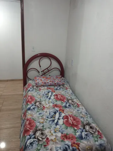 Aluguel de quarto.