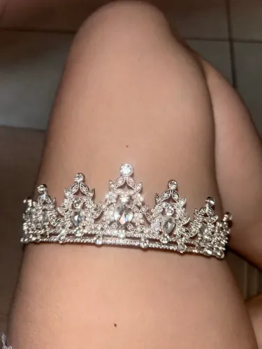 Tiara feita a mão por artesão