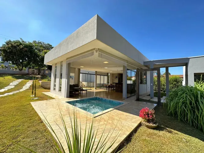 Vendo casa/chácara em condomínio fechado em Nerópolis