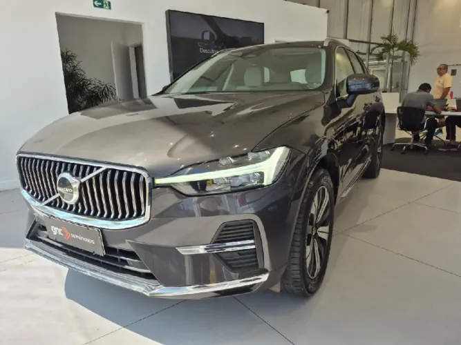 Volvo XC-60 T-8 Plus 2.0 AWD (híbrido) 2024