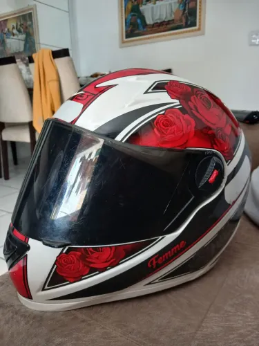 Capacete tamanho 56