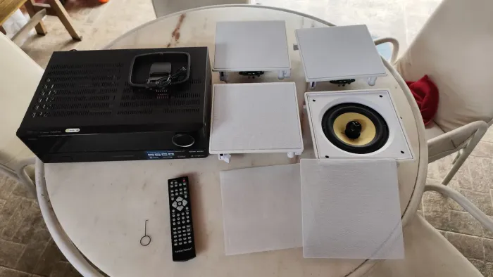 Hometheater harmankardon 1510s + 4 arandelas jbl branca