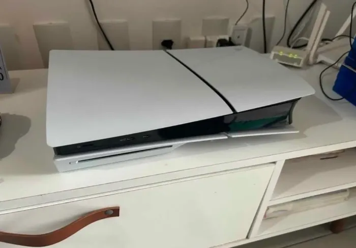 PlayStation 5 Slim Disco - Seminovo