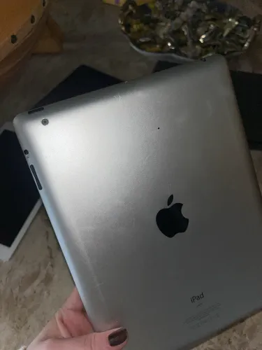 iPad 2 64GB Wi-Fi - Prata (Modelo Clássico)