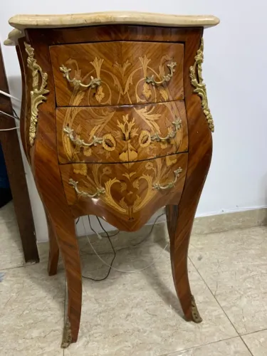 Cantoneira auxiliar estilo Luíz XV