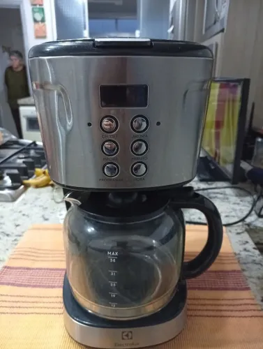 Cafeteira Eletrolux programável 24 hrs na caixa
