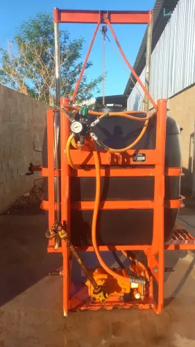 PULVERIZADOR 600 LTS