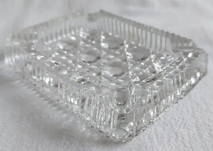 Cinzeiro cristal lapidado e/ou porta vela cristal lapidado e/ou jarrinha cristal lapidado