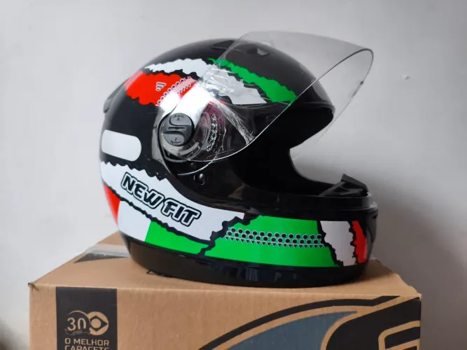 Promoção Capacete Novo, Tamanho 56