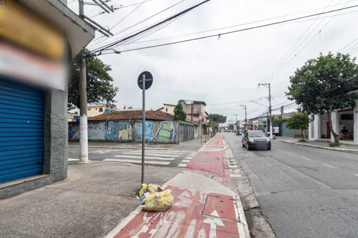 Prédio comercial na Rua Kumaki Aoki, 532 279 m²
