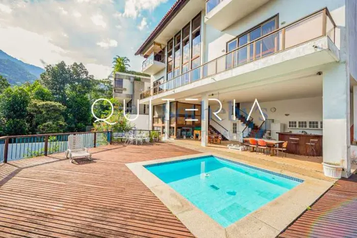 Casa de Alto Padrão para Venda na Gávea 450m2 4 Quartos em Condomínio Fechado com Portaria