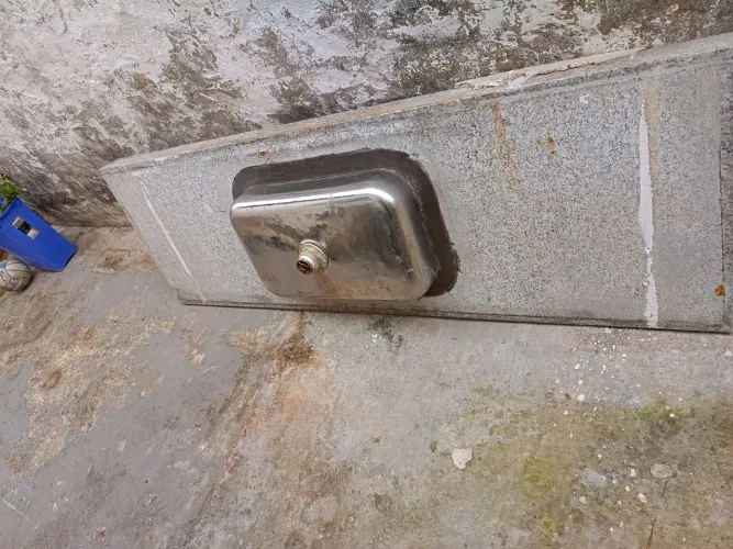 Vendo uma pia de cozinha