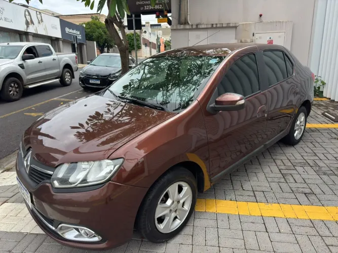 Renault Logan Dynamique Hi-flex 1.6 8V 4P 2014