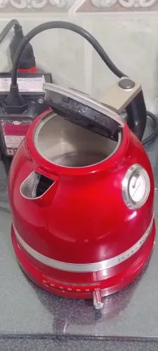 Chaleira Elétrica KitchenAid Pro Line / Artisan vermelha 110 V