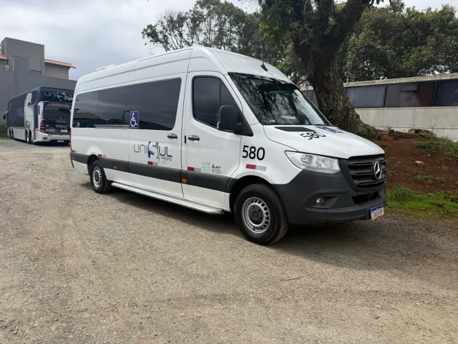 Vende-se vans e ônibus usados 