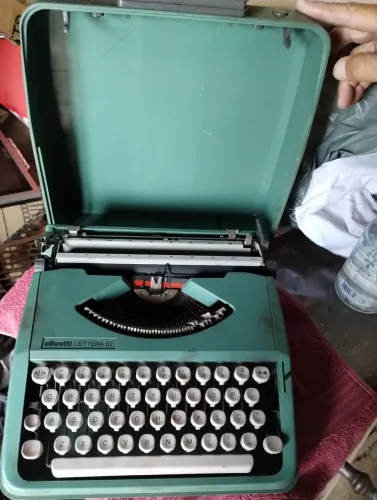 Máquina de escrever antiga