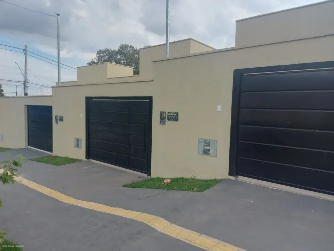 Casa 2 Quartos a venda no Setor Santo Hilário em Goiânia.