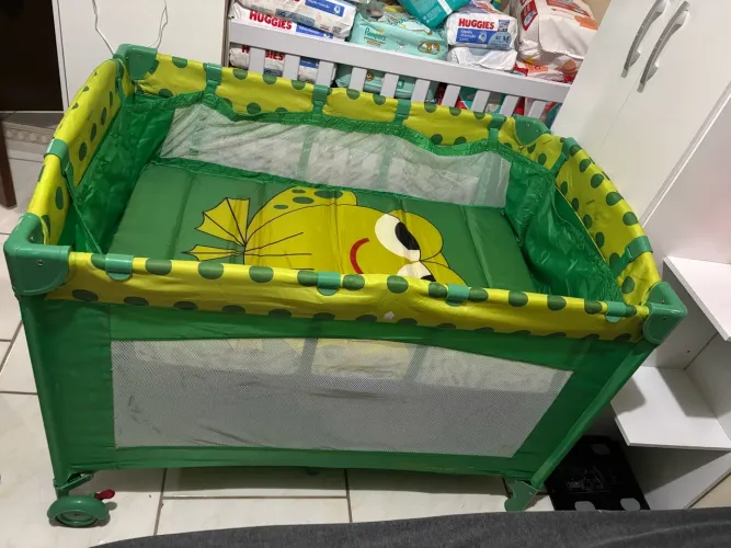 Vendo berço portátil galzerano, que vira chiqueiro