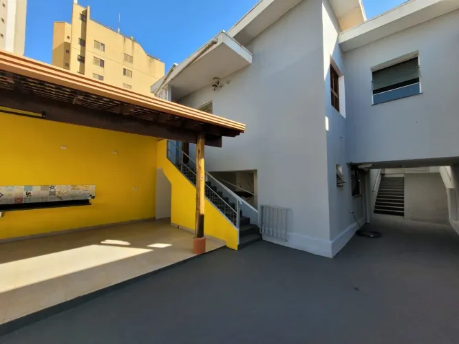 Casa residencial/comercial disponível para locação no bairro Martins em Uberlândia-MG