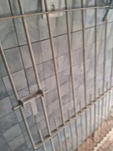 Portão grade ferro maciço.