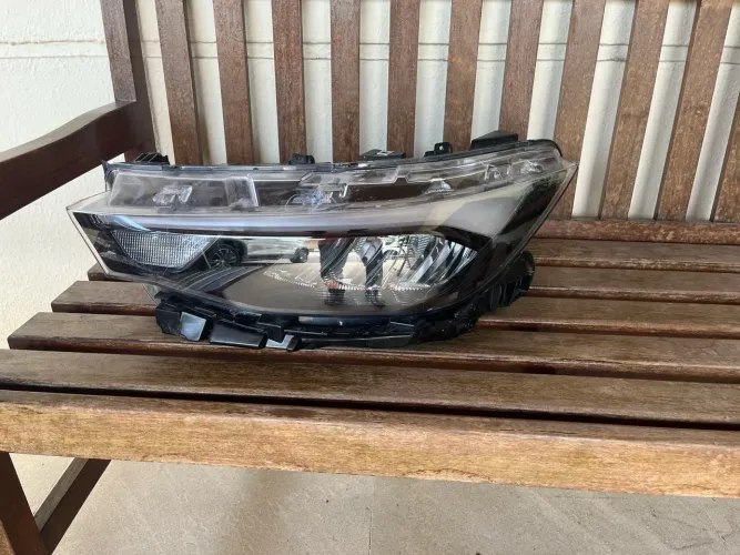 Farol Esquerdo (Lado Motorista) Fiat Pulse 2025 / 2026 Original - Com detalhe na carcaça