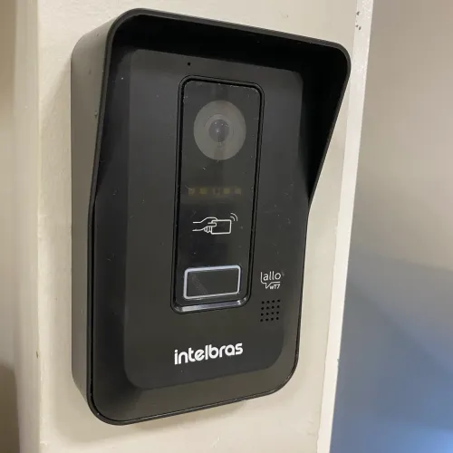 Vídeoporteiro Intelbras com tela visor 