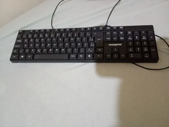 Teclado de escritório bom sem nenhum problema usado estado bom