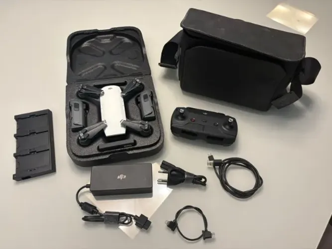 DJI Spark Combo (2 baterias + hub + cabos + bolsa)