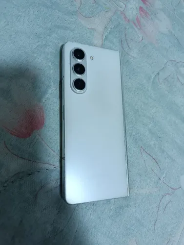 Samsung Fold 5 