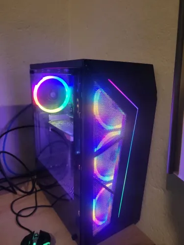 Gabinete TGT Carbon com fans