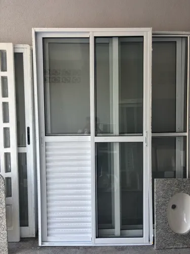 Portão Balcão Alumínio Branco