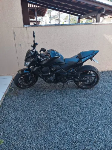 Vendo Kawasaki Z750 oportunidade