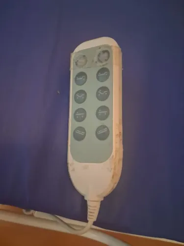 Vendo cama hospitalar em exelente estado,tudo funcionando.