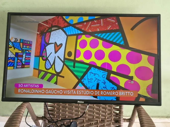 TV DE LED FUNCIONANDO PERFEITAMENTE E BASTANTE CONSERVADO
