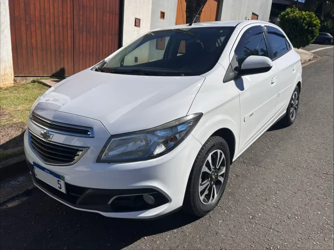 Chevrolet Onix Hatch LTZ 1.4 8V Flex Power Mec. 4P 2015