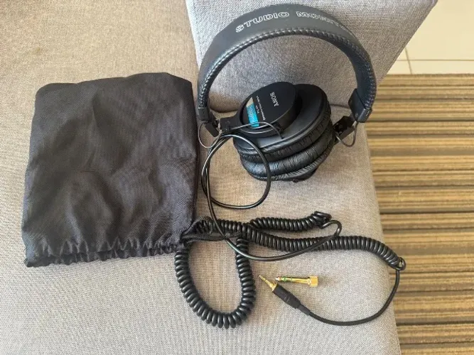 Sony Professional MDR-7506 fone de ouvido over-ear preto