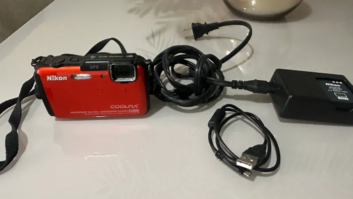 Câmera Nikon Coolpix AW100 à prova d?água